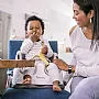 CADEIRINHA DE ALIMENTAO BABY BASE SEAT 2X1 CREME - INGENUITY